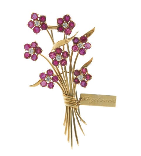 A RUBY, DIAMOND AND GOLD BROOCH, BY VAN CLEEF & ARPELS
