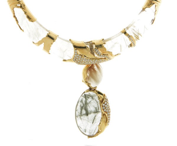 A GROUP OF QUARTZ, DIAMOND AND GOLD JEWELRY