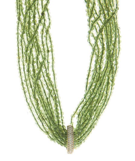A PERIDOT, DIAMOND AND 18K GOLD NECKLACE