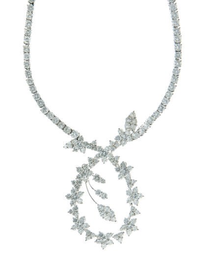 A DIAMOND AND PLATINUM NECKLACE