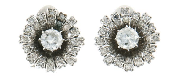 A GROUP OF DIAMOND, WHITE GOLD AND PLATINUM JEWELRY