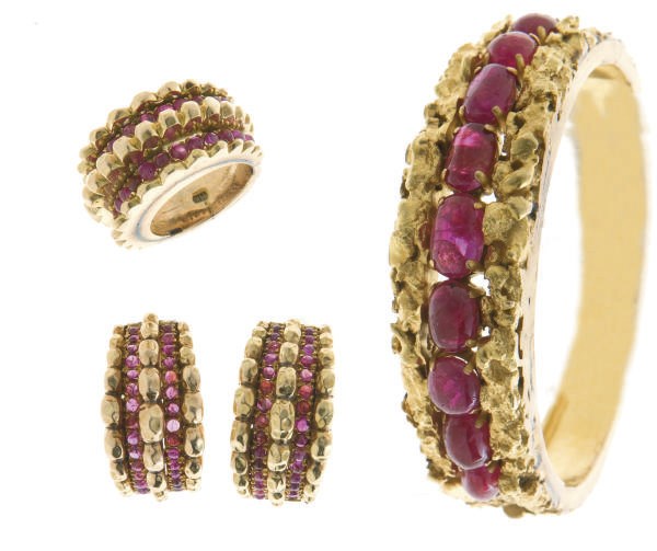 A SET OF RUBY AND 14K GOLD JEWELRY