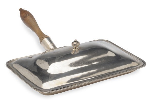 A GEORGE III TOASTED CHEESE DISH WITH HINGED COVER AND TURNED WOOD HANDLE,