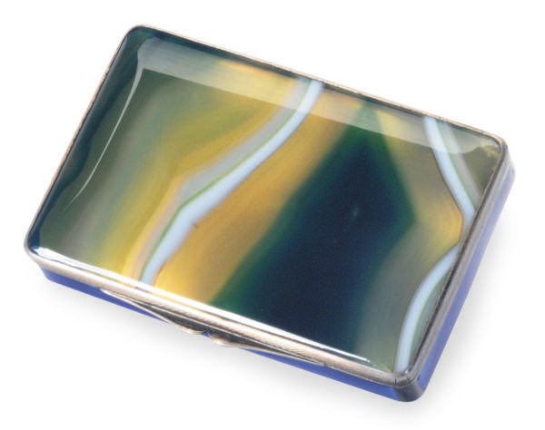A SMALL CONTINENTAL SILVER, HARDSTONE AND GUILLOCHE CIGARETTE BOX WITH HINGED COVER,