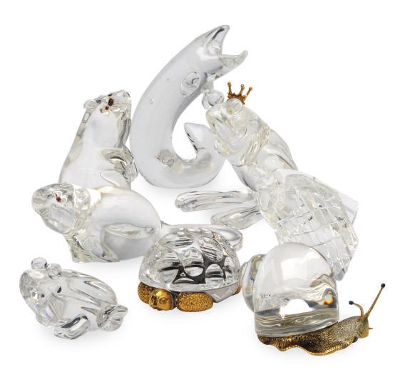 A GROUP OF EIGHT AMERICAN GLASS ANIMALS,
