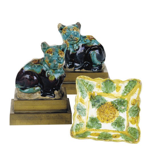 A CHINESE SANCAI GLAZED LOBED SQUARE DISH,
