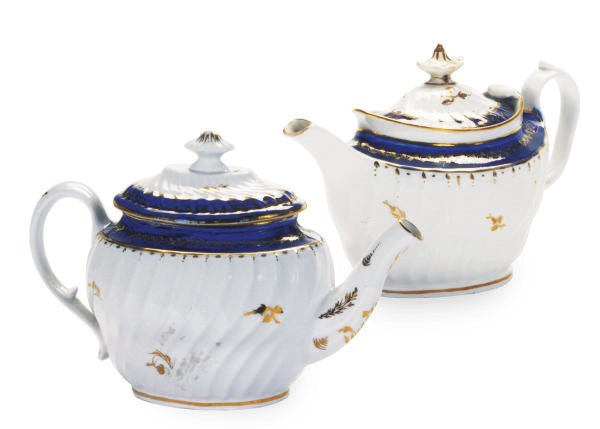 AN ASSEMBLED ENGLISH PORCELAIN PART TEA SERVICE,