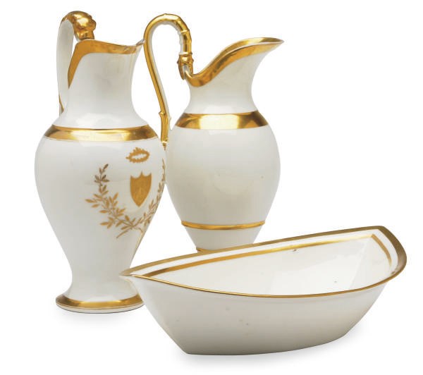 A PARIS PORCELAIN EWER AND BASIN AND A SIMILAR PORCELAIN EWER AND A NAVETTE-FORM BASIN,