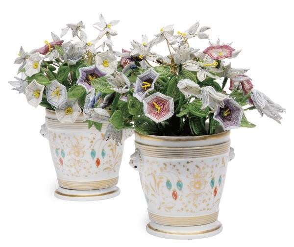A PAIR OF PARIS PORCELAIN FLOWER POTS AND STANDS WITH BEADED FLOWERS AND A PAIR OF TWELVE-SIDED FLOWER POTS,
