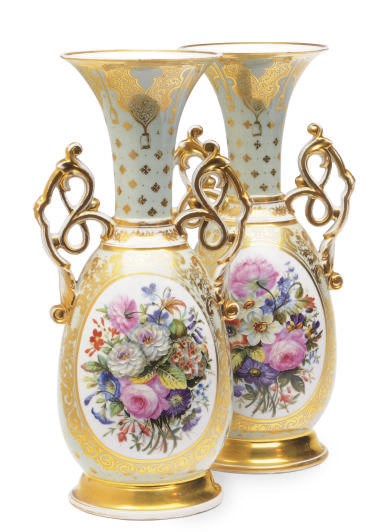 A PAIR OF PARIS PORCELAIN VASES,