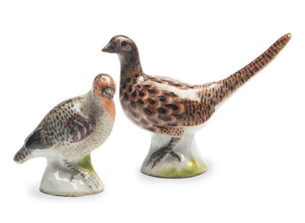 TWO GERMAN MINIATURE MODELS OF A PHEASANT AND A QUAIL AND A PAIR OF MINIATURE 'ONION' PATTERN BOTTLES AND STOPPERS,
