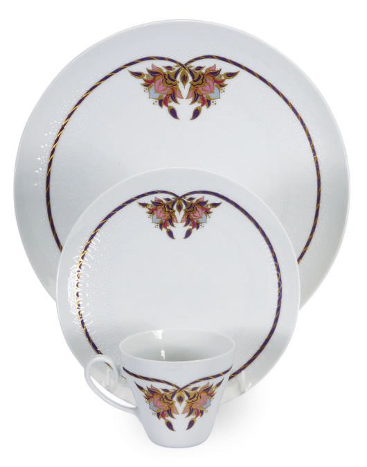 A GERMAN PORCELAIN PART DINNER SERVICE,