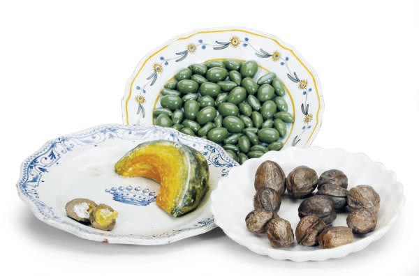 A GROUP OF CONTINENTAL TIN-GLAZED EARTHENWARE TROMP L'OEIL VEGETABLES,