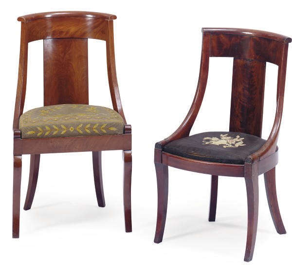 A SET OF FIVE AMERICAN MAHOGANY GONDOLA CHAIRS,