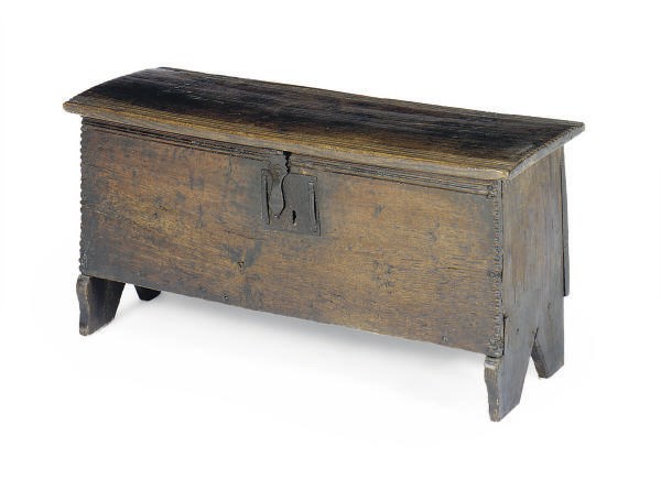 A WILLIAM AND MARY OAK BOARD CHEST,