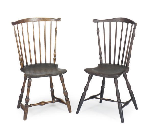 TWO SIMILAR AMERICAN COMB-BACK WINDSOR SIDE CHAIRS,