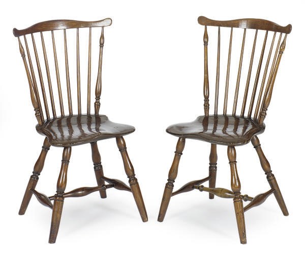 TWO AMERICAN WINDSOR COMB-BACK SIDE CHAIRS,