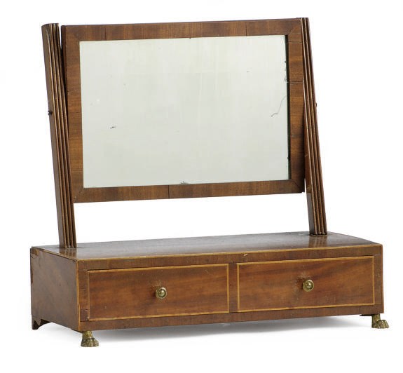 AN AMERICAN MAHOGANY DRESSING MIRROR,