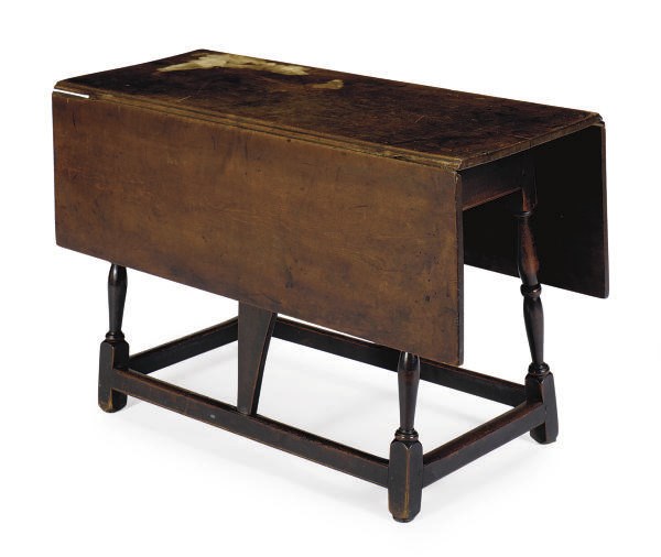 AN AMERICAN WILLIAM AND MARY MAPLE BUTTERFLY TABLE,