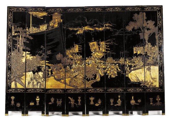 A CHINESE EXPORT BLACK LACQUERED EIGHT PANEL FLOOR SCREEN,