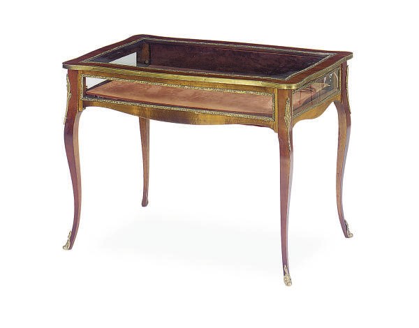 A GILT-METAL MOUNTED FRUITWOOD VITRINE TABLE,