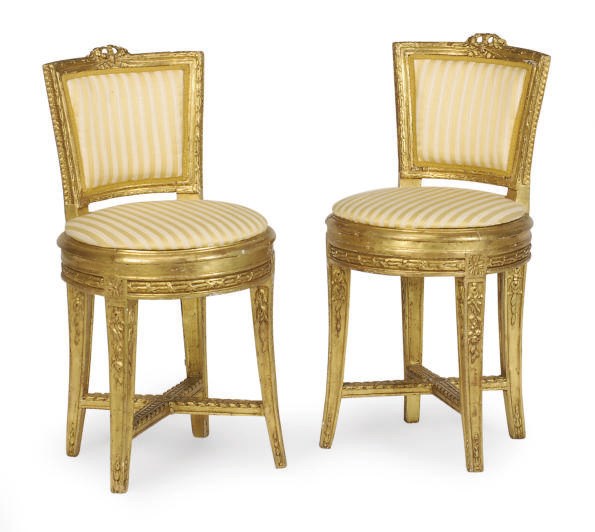 A PAIR OF FRENCH GILTWOOD CHAISES,
