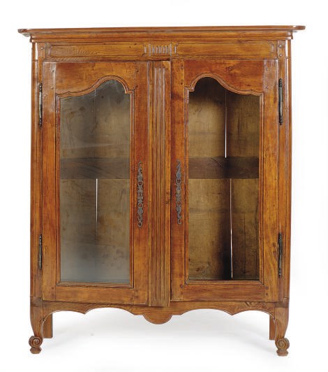 A FRENCH PROVINCIAL OAK AND BEECHWOOD VITRINE-CABINET,