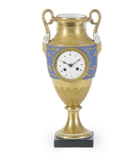 A PARIS PORCELAIN URN MOUNTED AS A CLOCK,
