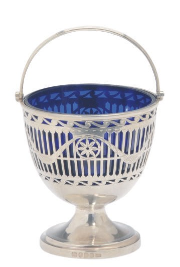 A GEORGIAN SILVER SUGAR PAIL WITH A BLUE GLASS LINER,