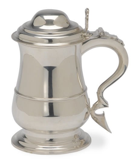 AN AMERICAN SILVER TANKARD WITH HINGED COVER,