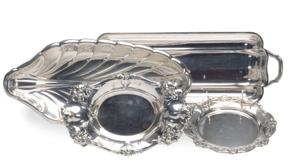 A GROUP OF THREE AMERICAN SILVER SERVING DISHES,