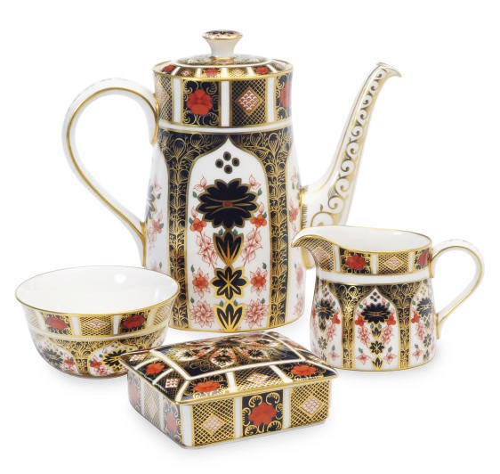 AN ENGLISH IMARI PART COFFEE SERVICE,
