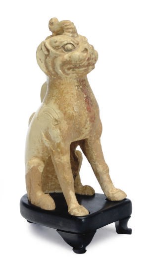 A CHINESE PAINTED POTTERY AND STRAW-GLAZED POTTERY FIGURE OF A MYTHICAL BEAST,