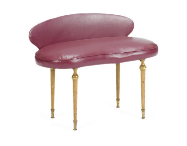 AN ITALIAN GILT-METAL MOUNTED BEECHWOOD AND UPHOLSTERED KIDNEY-FORM VANITY CHAIR,
