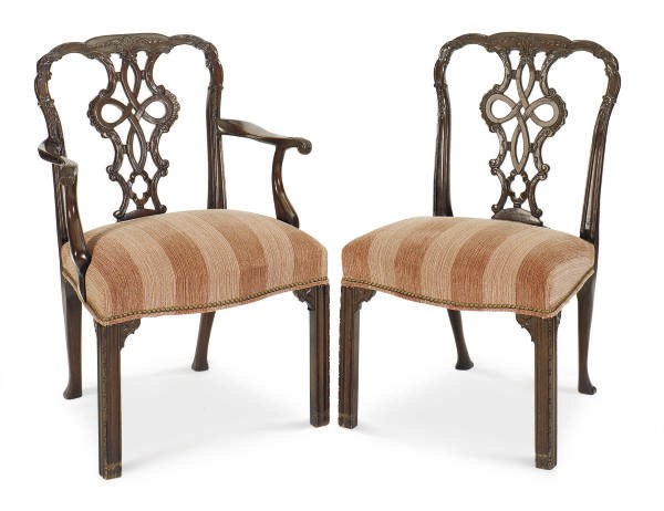 A SET OF EIGHT MAHOGANY DINING CHAIRS,