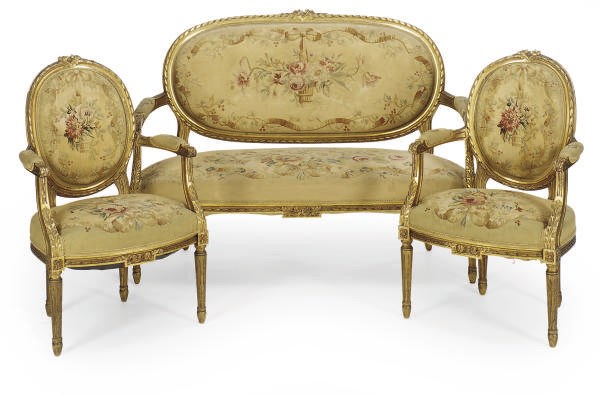 A FRENCH GILTWOOD AND AUBUSSON TAPESTRY-UPHOLSTERED SALON SUITE,