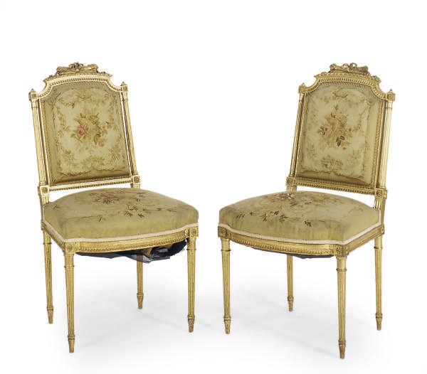 A PAIR OF FRENCH GILTWOOD AND AUBUSSON TAPESTRY COVERED SIDE CHAIRS,