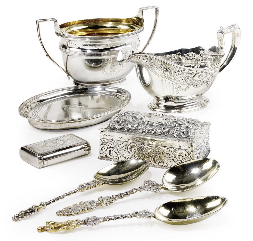 A MIXED GROUP OF SILVER