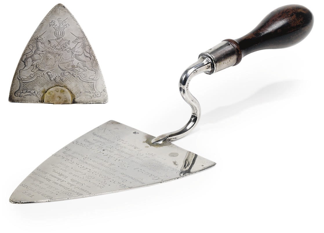 A DUTCH SILVER PRESENTATION TROWEL