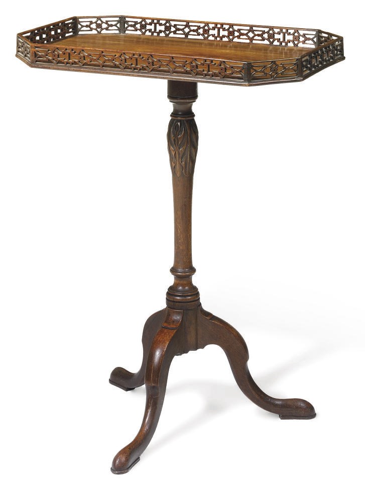 A GEORGE III MAHOGANY RECTANGULAR TRIPOD TABLE