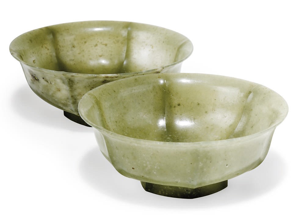 A PAIR OF CHINESE CELADON JADE BOWLS