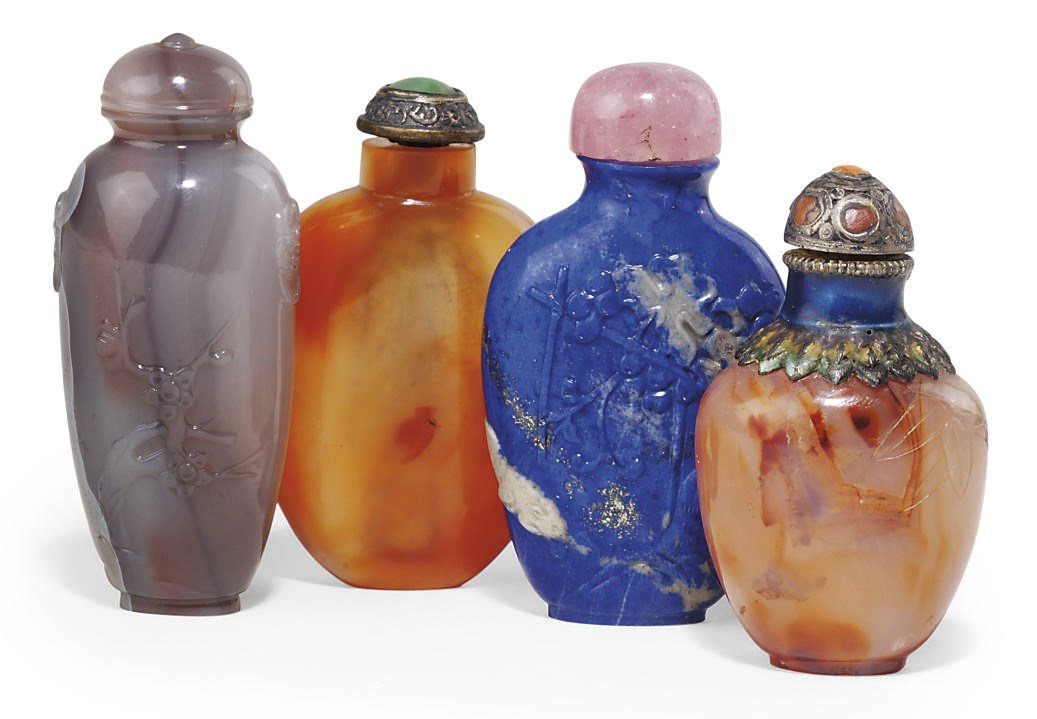 A GROUP OF FOUR CHINESE SNUFF BOTTLES