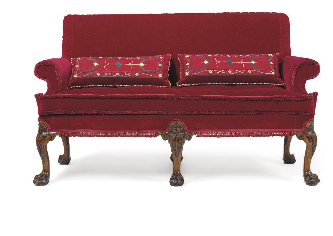 A VICTORIAN WALNUT SETTEE
