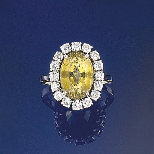 A chrysoberyl and diamond cluster ring