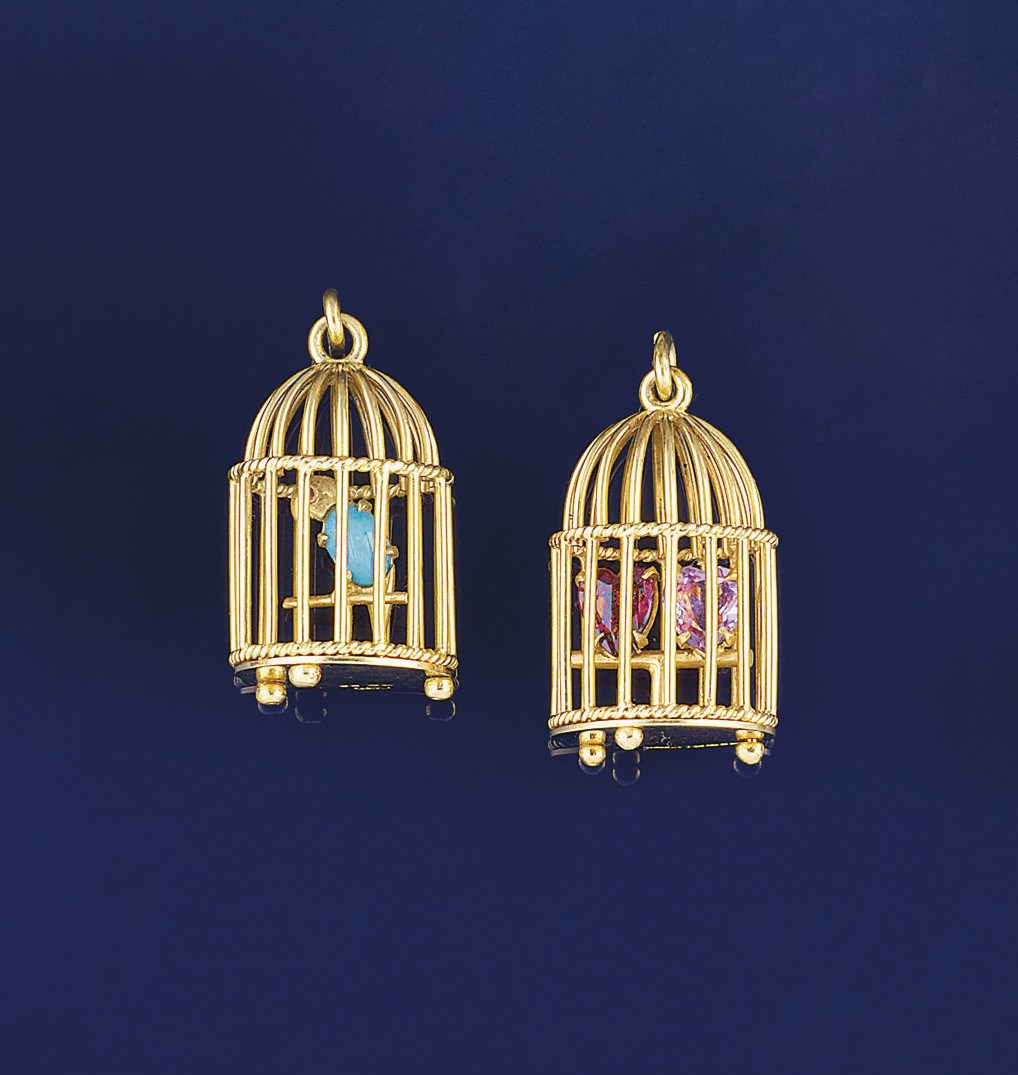 A GROUP OF JEWELLERY