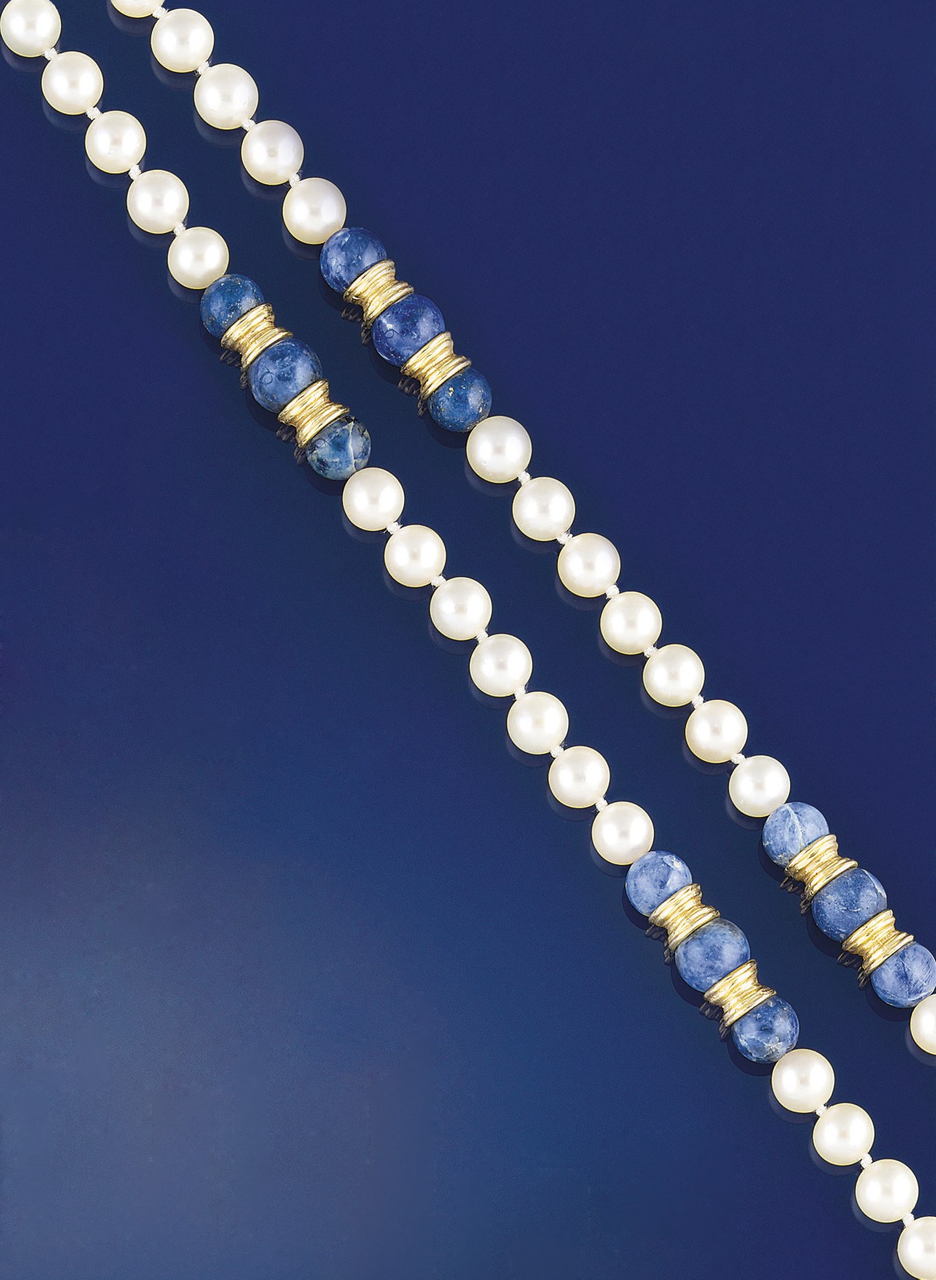 A GROUP OF JEWELERY