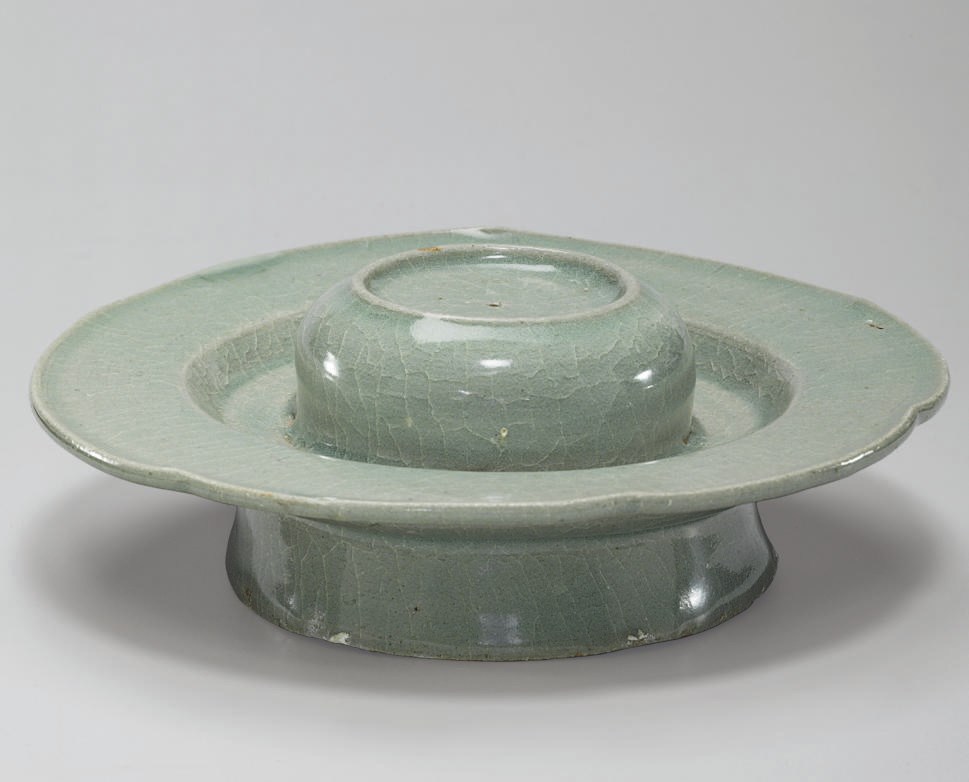 A Celadon Stoneware Cup Stand