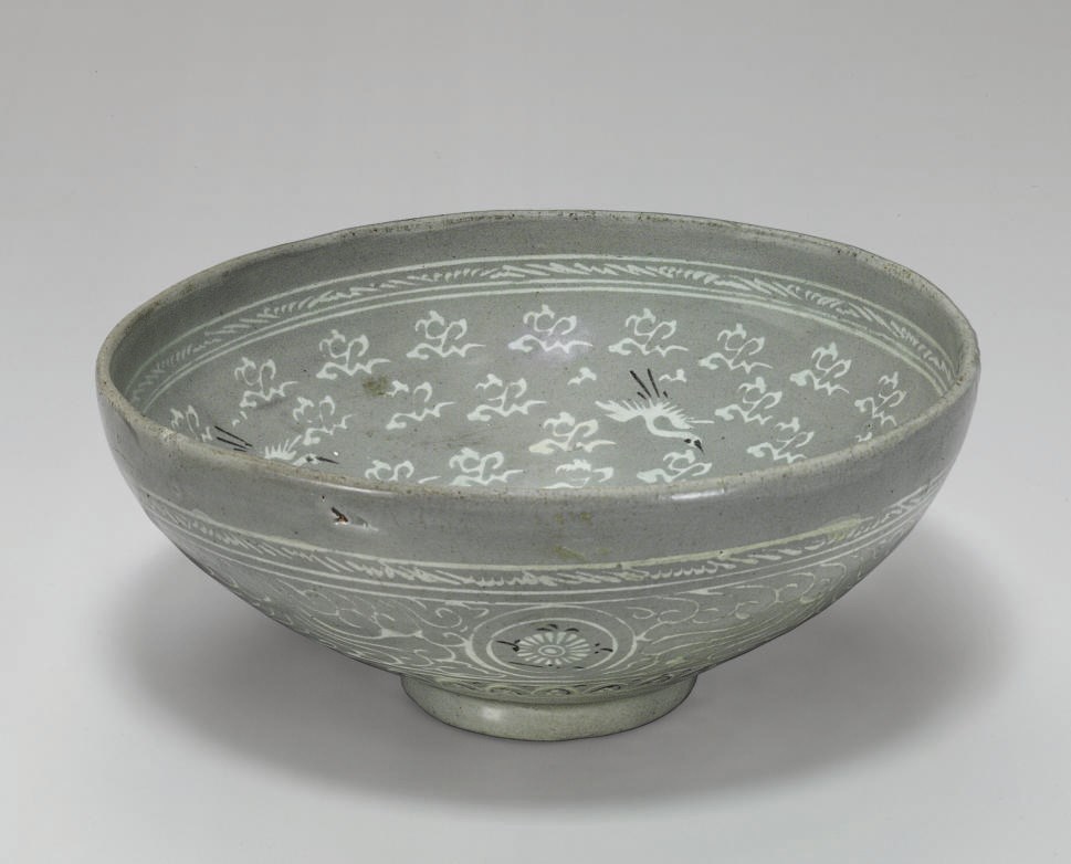 An Inlaid Celadon Stoneware Bowl