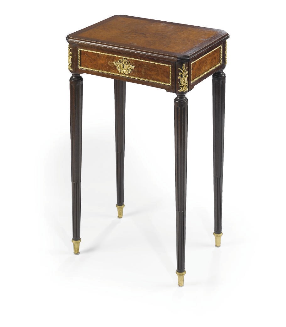 A FRENCH ORMOLU-MOUNTED AMARANTH AND THUYA OCCASIONAL TABLE