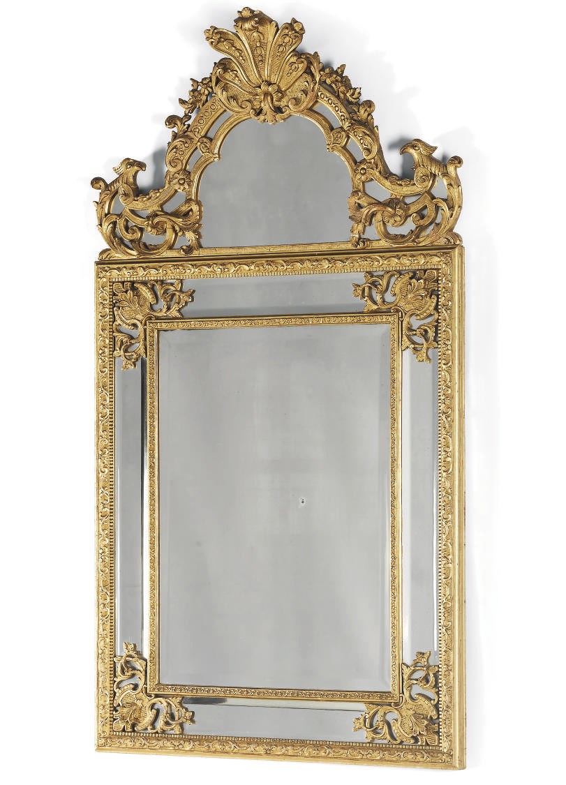 A FRENCH GILTWOOD AND GESSO MIRROR